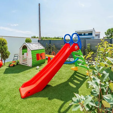 Gorgeous In Privlaka Holiday home *