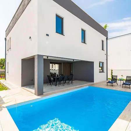 Casa vacanze Stunning In Privlaka