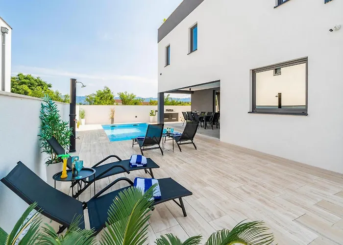Stunning In Privlaka Ferienhaus Zadar