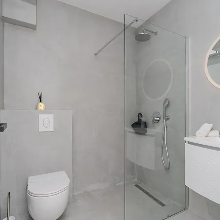 4 Bedroom Lovely In Holiday home Zadar