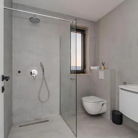 Holiday home 4 Bedroom Lovely In *