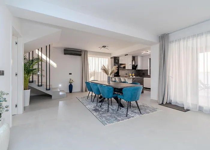 بيت للعطل Stunning In Privlaka *